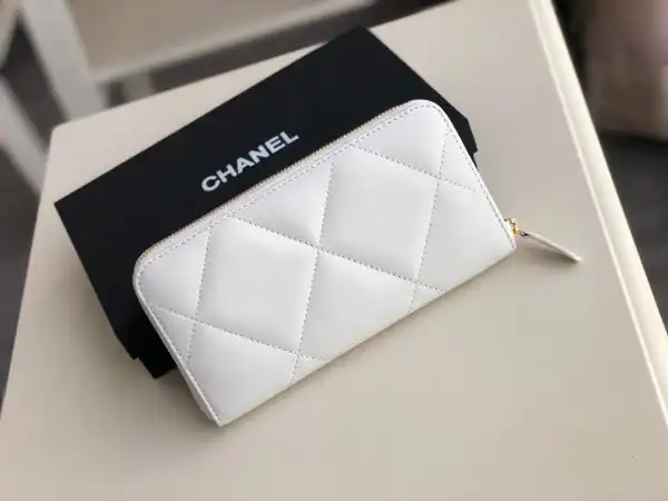 CHANEL 19 ZIPPED WALLET