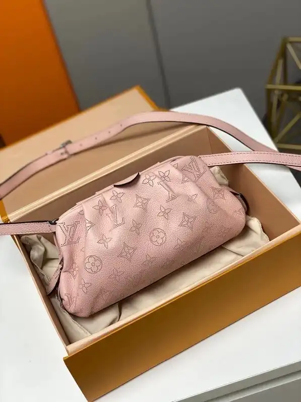 First bag ru LOUIS VUITTON SCALA MINI POUCH