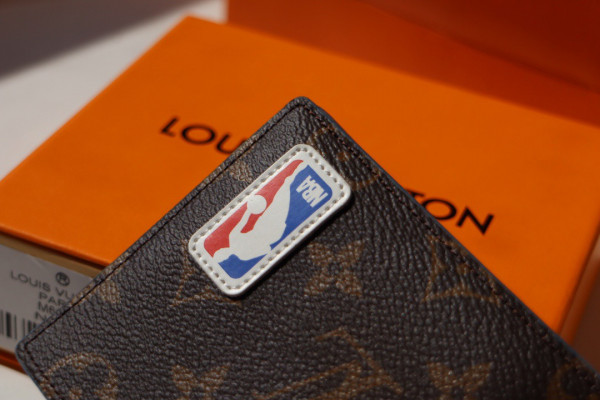 HOT SALE LOUIS VUITTON LVXNBA MULTIPLE WALLET