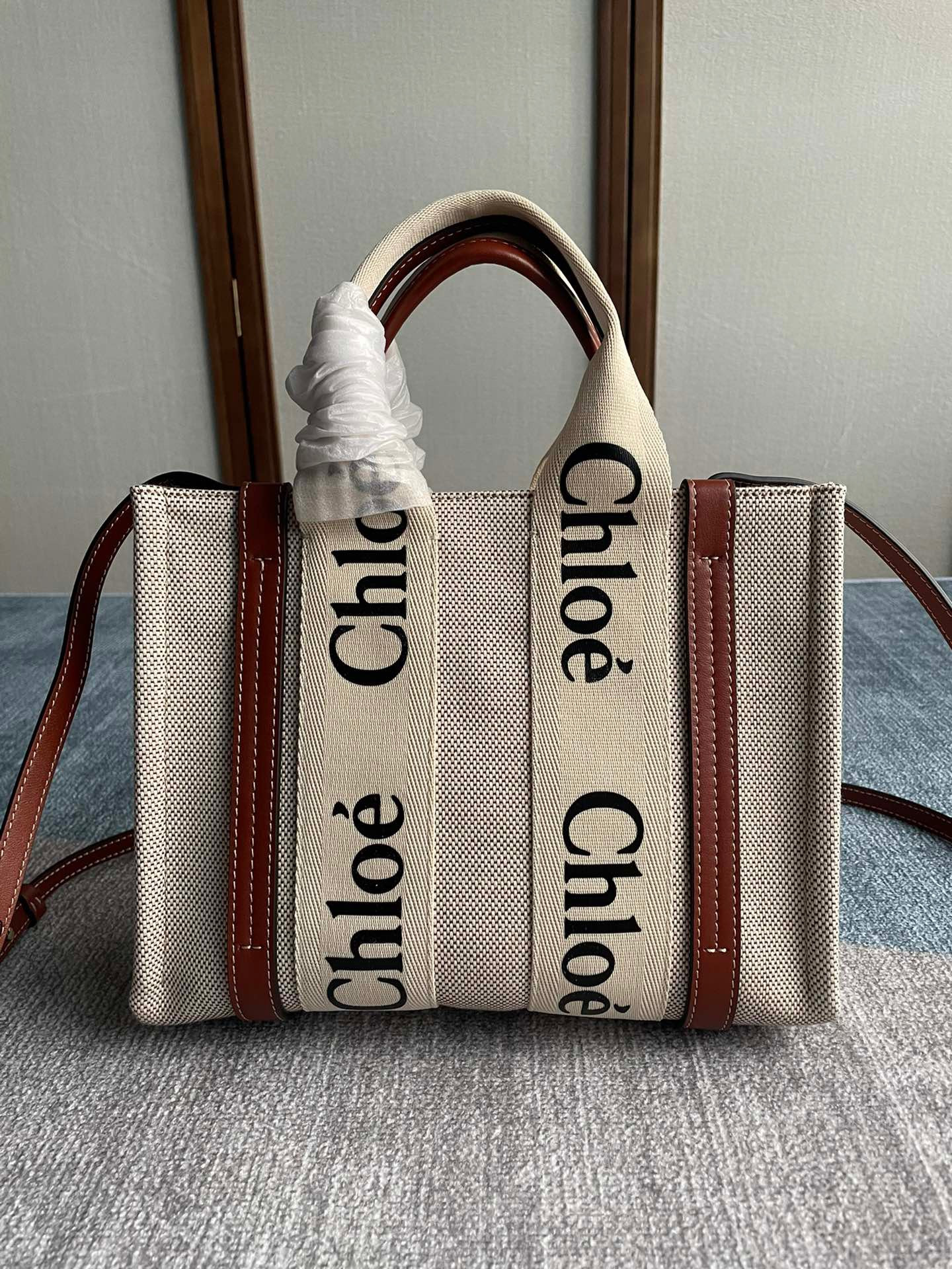 HOT SALE CHLOÉ SMALL WOODY TOTE BAG WITH STRAP