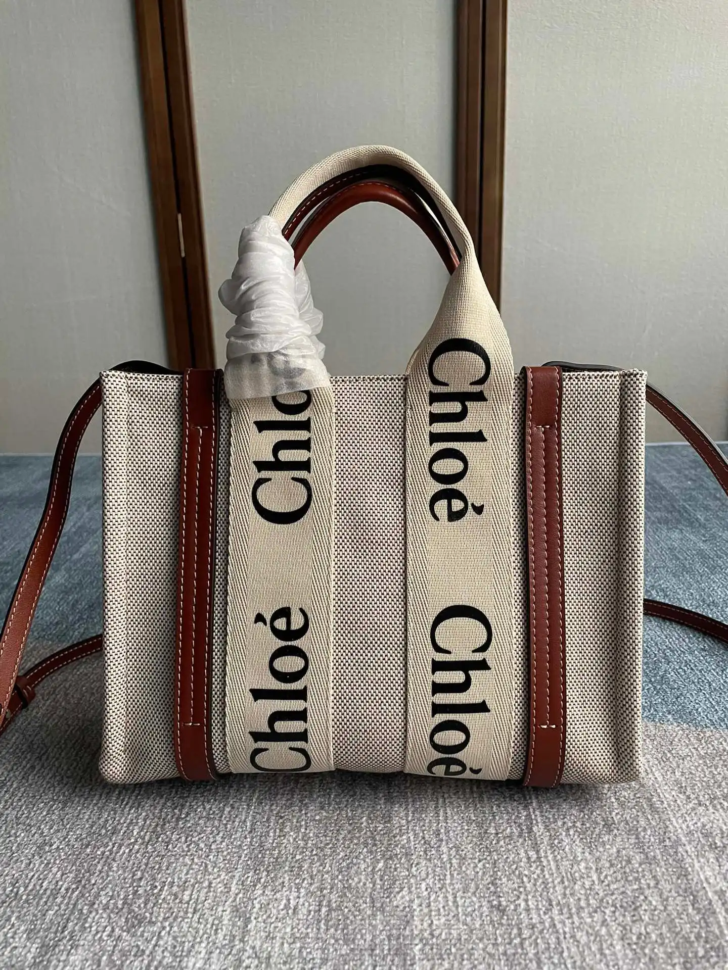 CHLOÉ SMALL WOODY TOTE BAG WITH STRAP