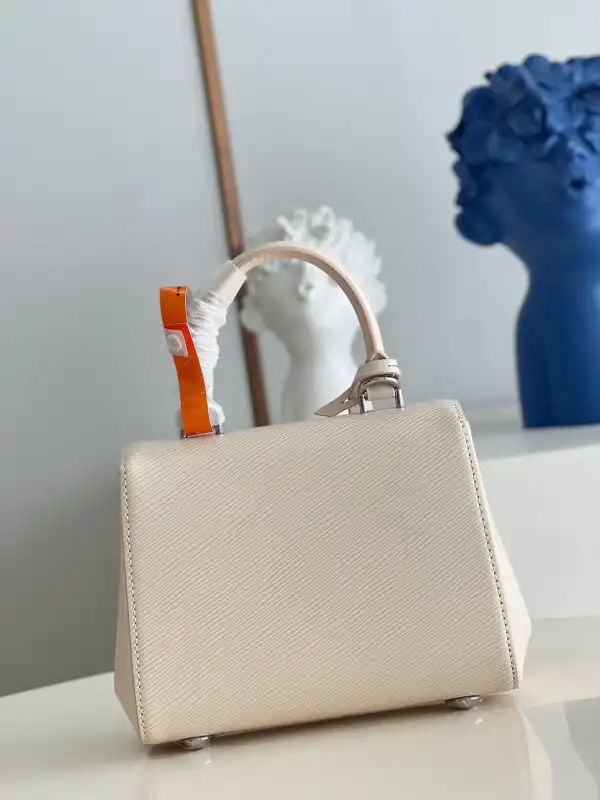 Affordable LOUIS VUITTON CLUNY MINI