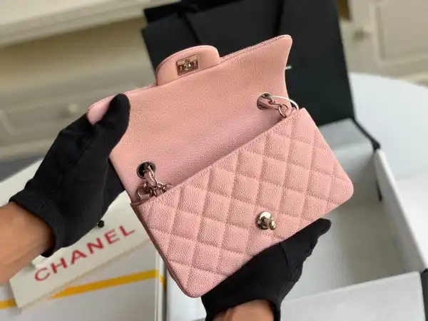 CHANEL FLAP BAG 20CM