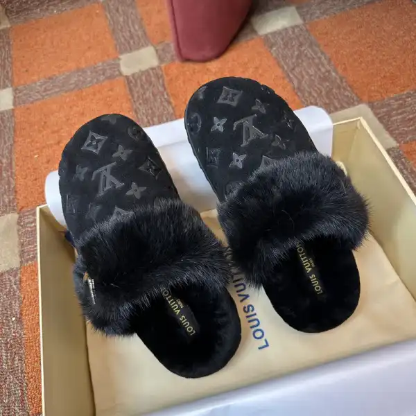 LOUIS VUITTON SANDALS