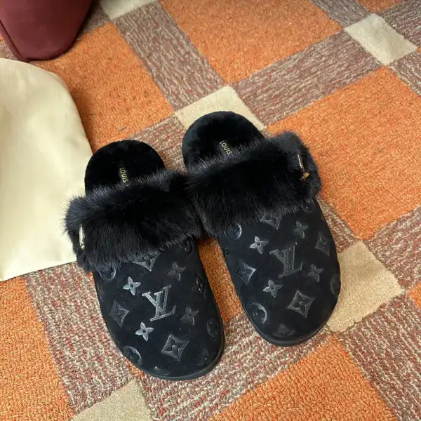 Yupoo bagsoffer LOUIS VUITTON SANDALS