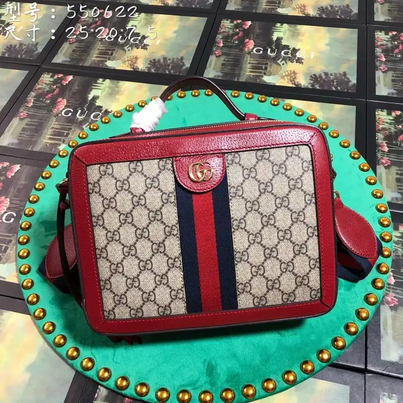 TO Gucci Ophidia small GG shoulder bag