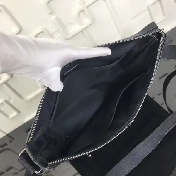 LOUIS VUITTON ODYSSEY MESSENGER PM