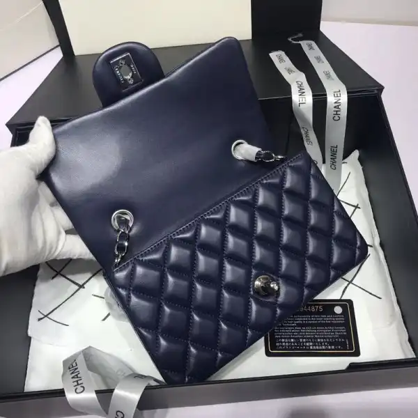 Firstbag Ru CHANEL Flap Bag Lambskin 20CM