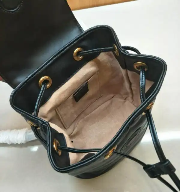 Frstbag ru Gucci GG Marmont matelassé backpack 528129