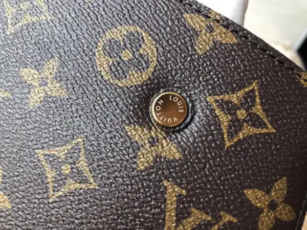 First bag ru Louis Vuitton MONTAIGNE BB