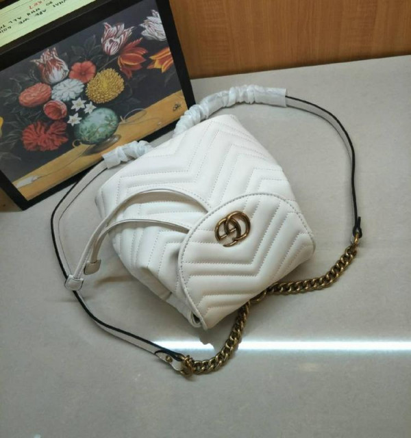 HOT SALE Gucci GG Marmont matelassé backpack 528129