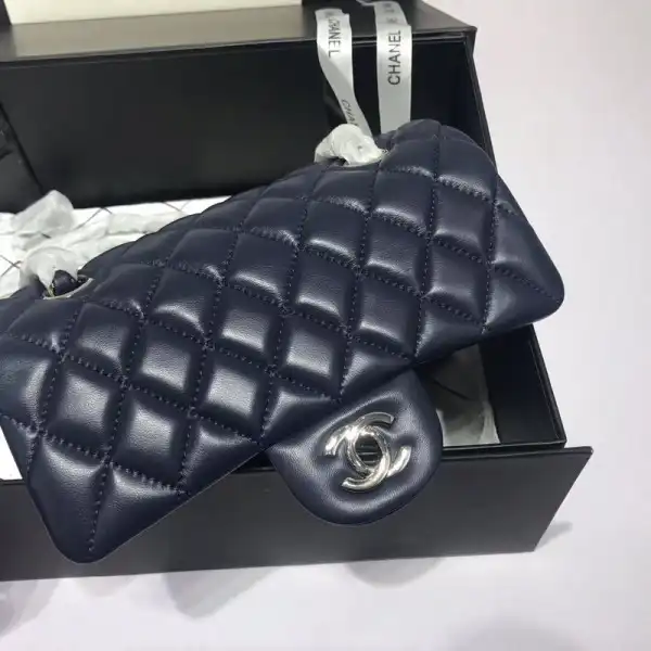 Firstbag Ru CHANEL Flap Bag Lambskin 20CM