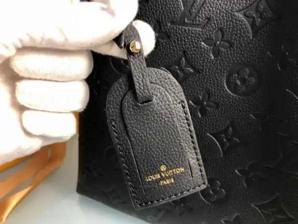 First bag ru Louis Vuitton SURENE MM