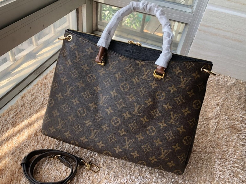 Louis Vuitton PALLAS