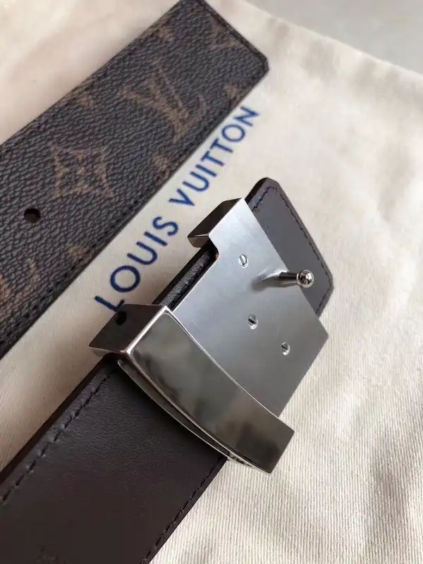 Yupoo bagsoffer Louis Vuitton Belt