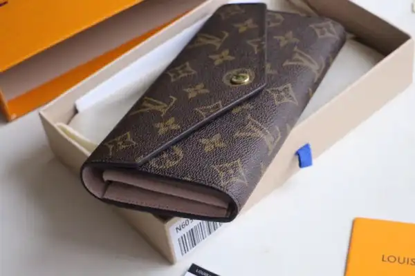 LOUIS VUITTON SARAH WALLET