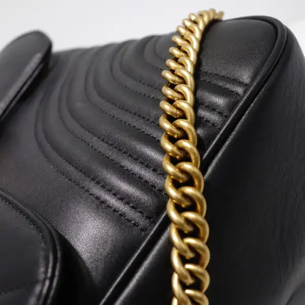 Gucci GG Marmont medium top handle bag