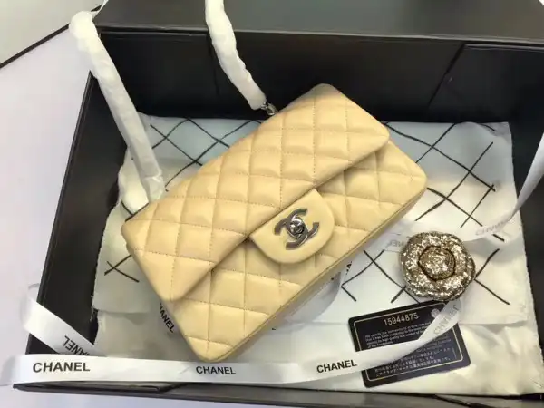 CHANEL Flap Bag Lambskin 20CM