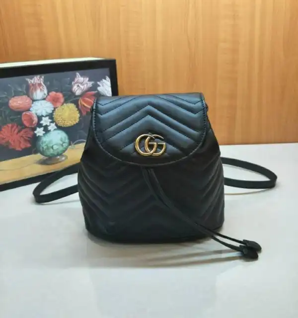 Gucci GG Marmont matelassé backpack 528129