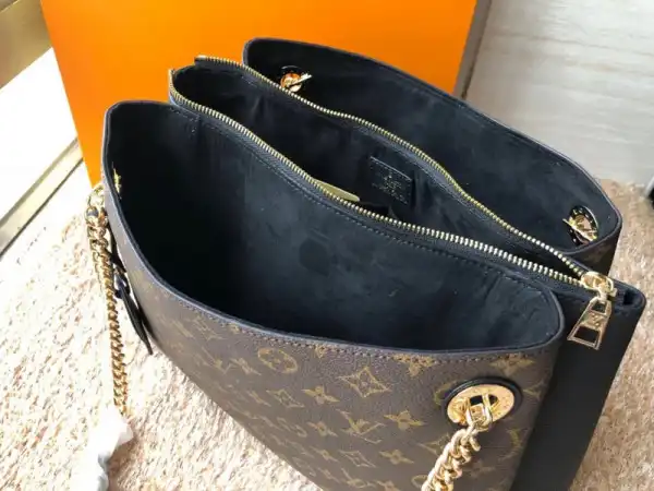 Louis Vuitton SURENE MM