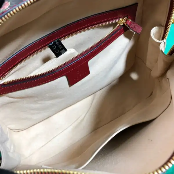 First bag ru Gucci Ophidia small GG shoulder bag