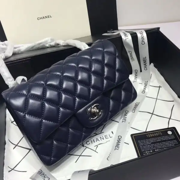 Frstbag ru CHANEL Flap Bag Lambskin 20CM