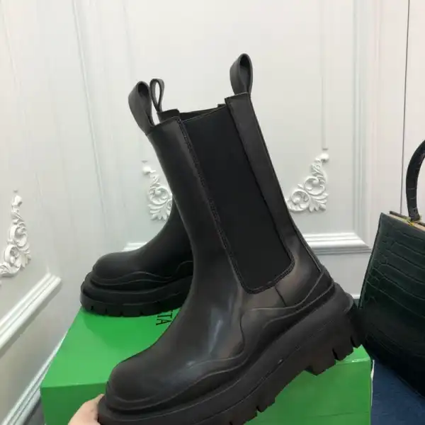 BOTTEGA VENETA TIRE