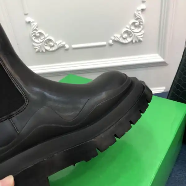 BOTTEGA VENETA TIRE