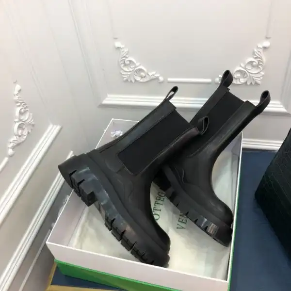 BOTTEGA VENETA TIRE