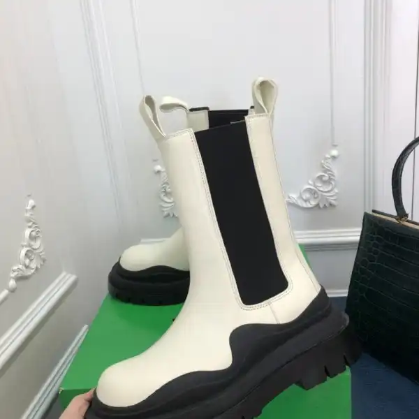 BOTTEGA VENETA TIRE