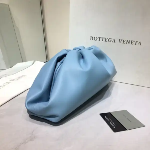 First bag ru BOTTEGA VENETA THE POUCH