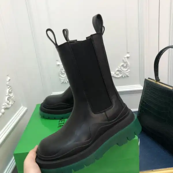 BOTTEGA VENETA TIRE