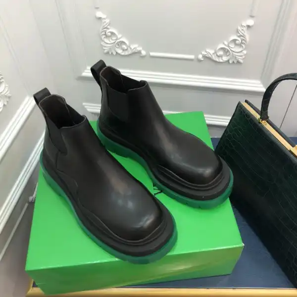 BOTTEGA VENETA TIRE