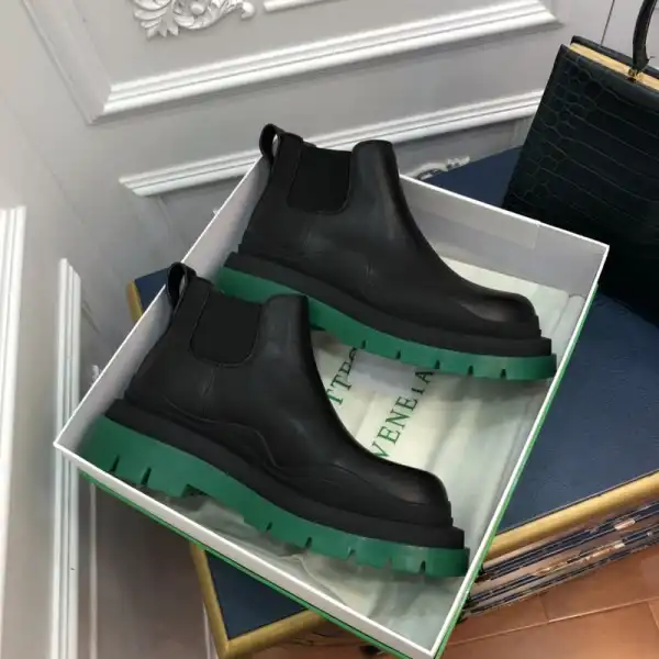 BOTTEGA VENETA TIRE