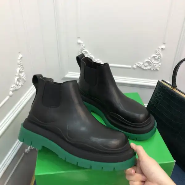 BOTTEGA VENETA TIRE