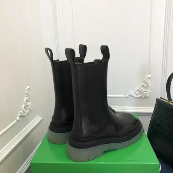 BOTTEGA VENETA TIRE