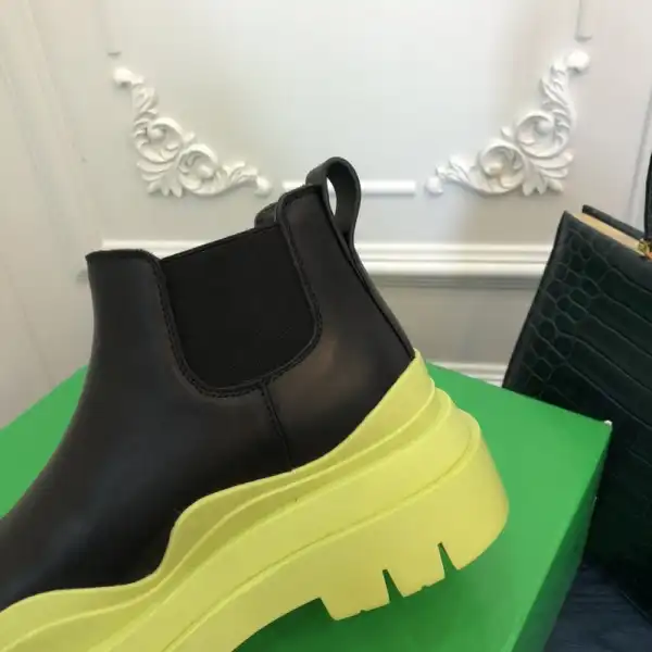 BOTTEGA VENETA TIRE