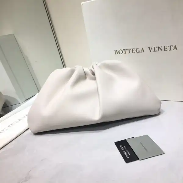 First bag ru BOTTEGA VENETA THE POUCH