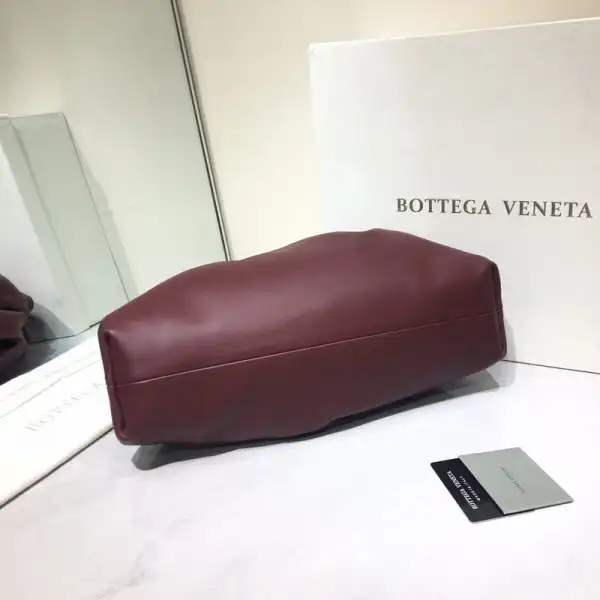 First bag ru BOTTEGA VENETA THE POUCH