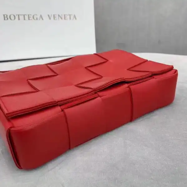 BOTTEGA VENETA CASSETTE