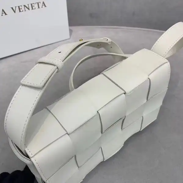 BOTTEGA VENETA CASSETTE