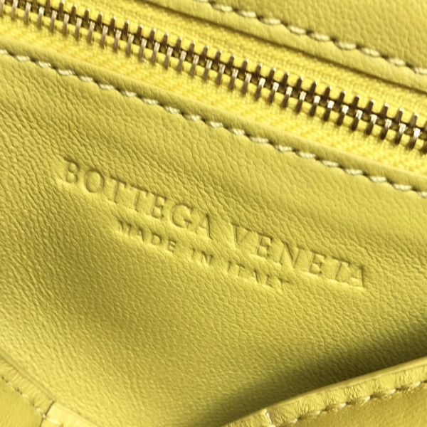 [FREE SHIPPING] BOTTEGA VENETA THE CHAIN CASSETTE