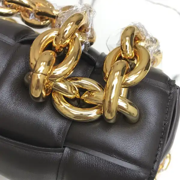 Yupoo bagsoffer BOTTEGA VENETA THE CHAIN CASSETTE