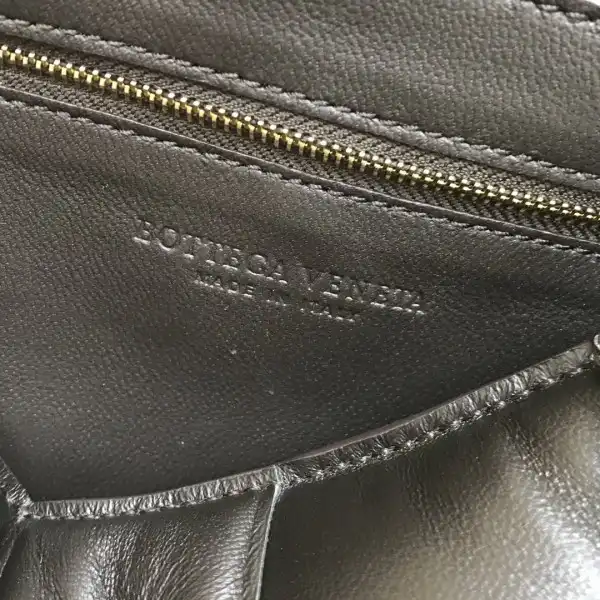 Yupoo bagsoffer BOTTEGA VENETA THE CHAIN CASSETTE