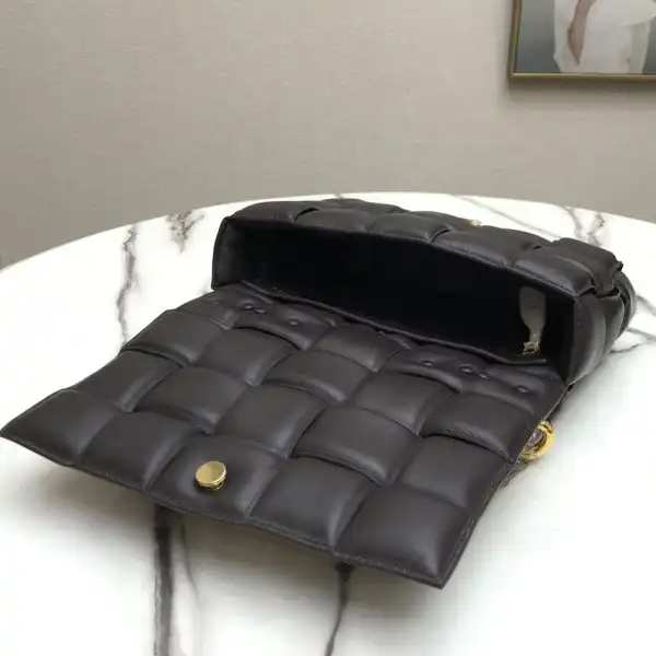 Yupoo bagsoffer BOTTEGA VENETA THE CHAIN CASSETTE