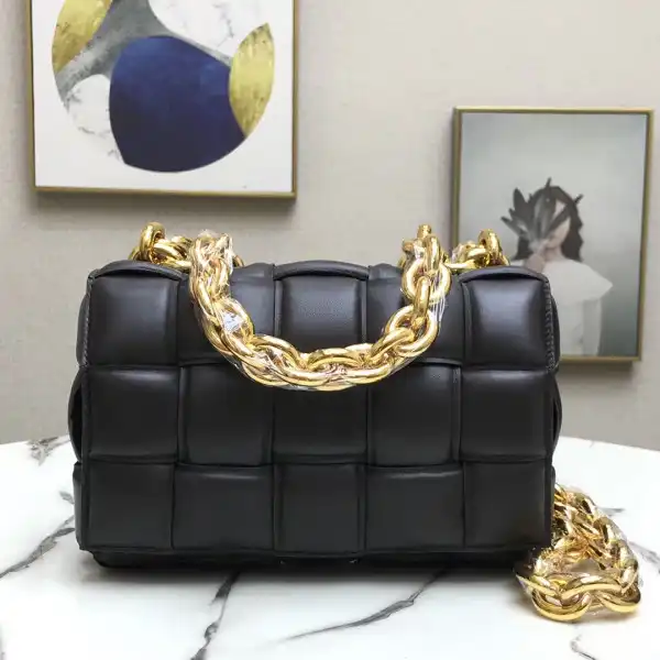 First bag ru BOTTEGA VENETA THE CHAIN CASSETTE