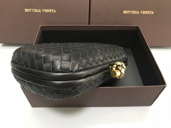 BOTTEGA VENETA CHAIN KNOT