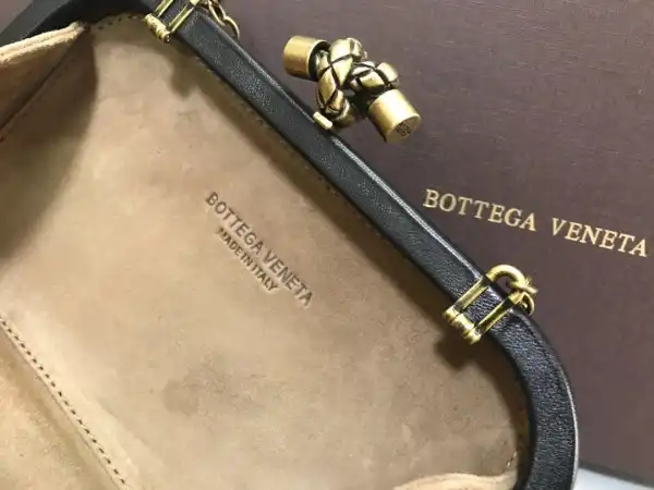 Frstbag ru BOTTEGA VENETA CHAIN KNOT