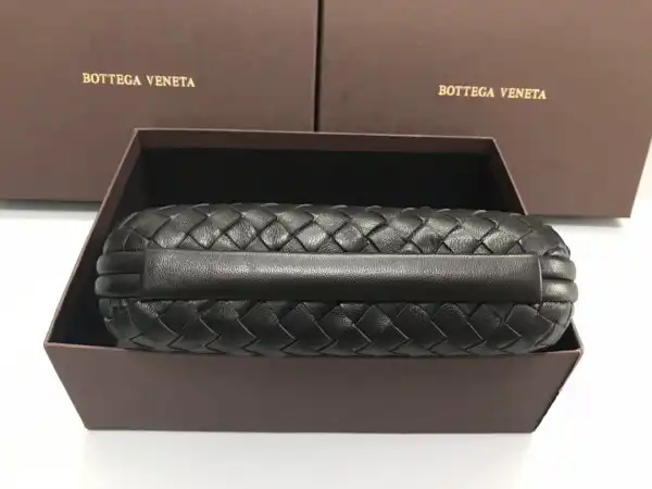 BOTTEGA VENETA CHAIN KNOT