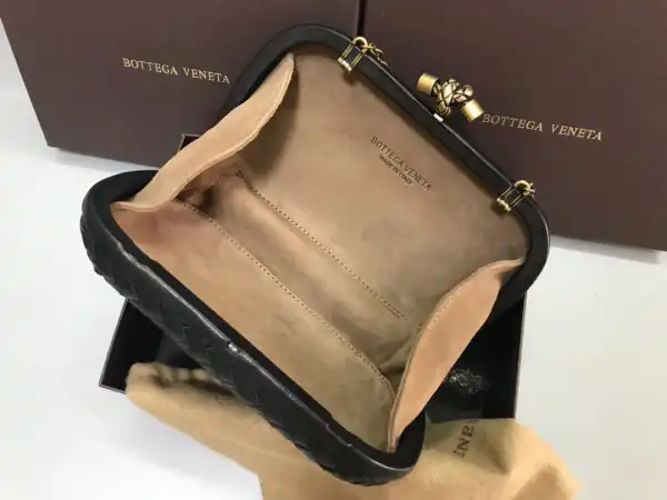 Frstbag ru BOTTEGA VENETA CHAIN KNOT